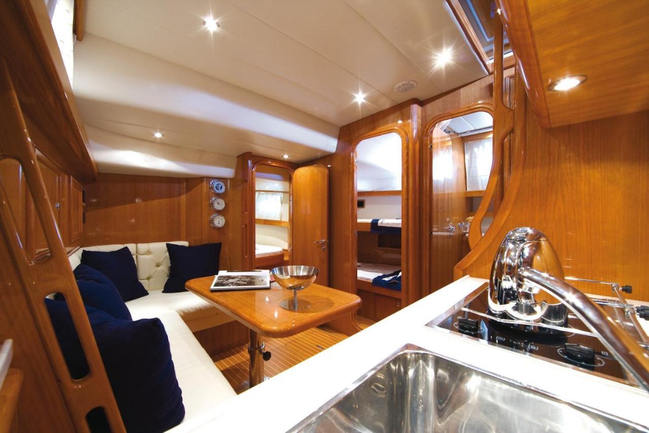 Hotel Night On Board à La Maddalena  Extérieur photo