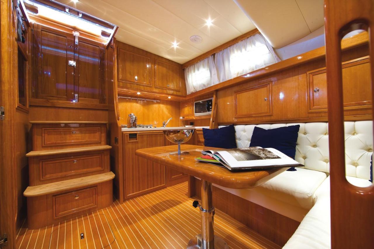 Hotel Night On Board à La Maddalena  Extérieur photo