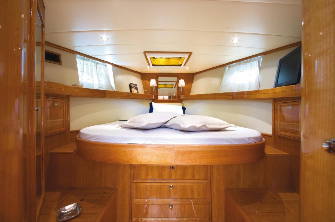Hotel Night On Board à La Maddalena  Extérieur photo