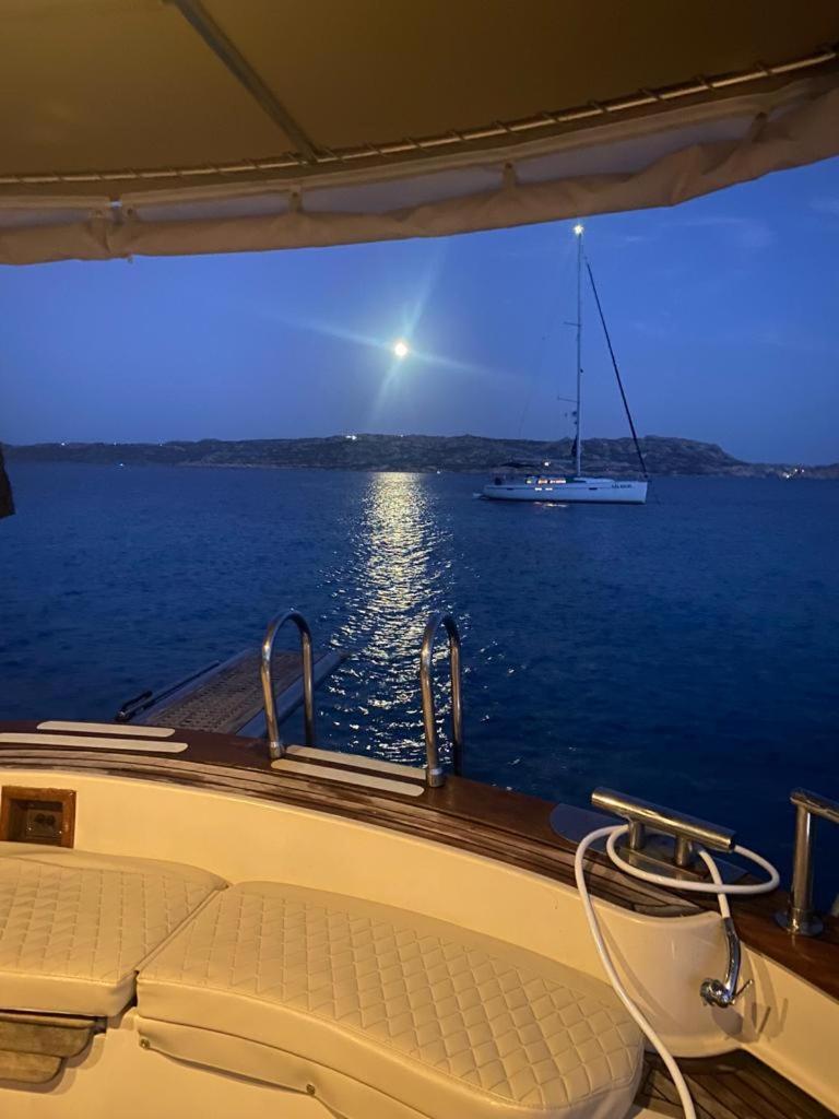 Hotel Night On Board à La Maddalena  Extérieur photo